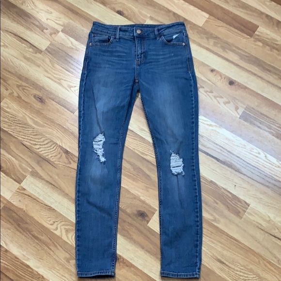 Old Navy Denim - Old navy rockstar mid-rise jeans size 6